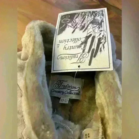 Beautiful faux fur vest beige NWT  10-12 - Picture 2 of 6